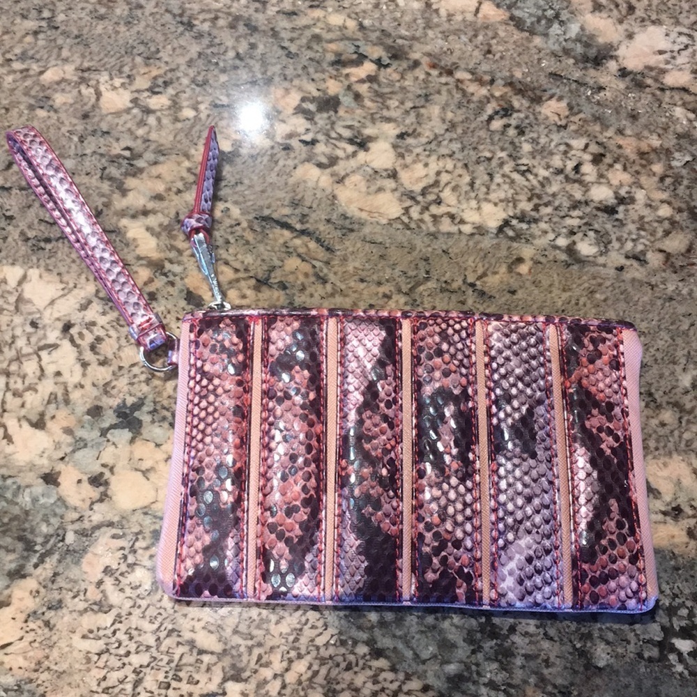 NWOT💞Simply Vera Vera wang* Wristlet